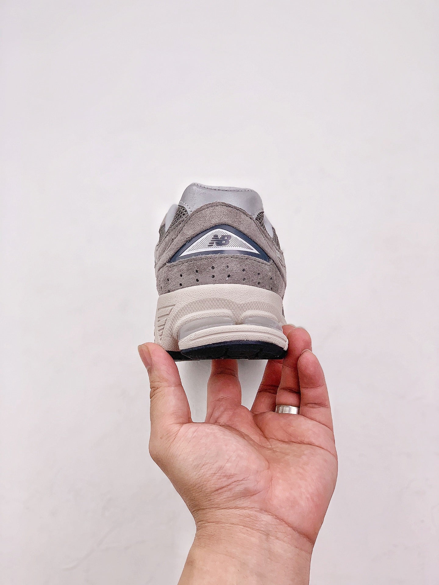 NB 2002R