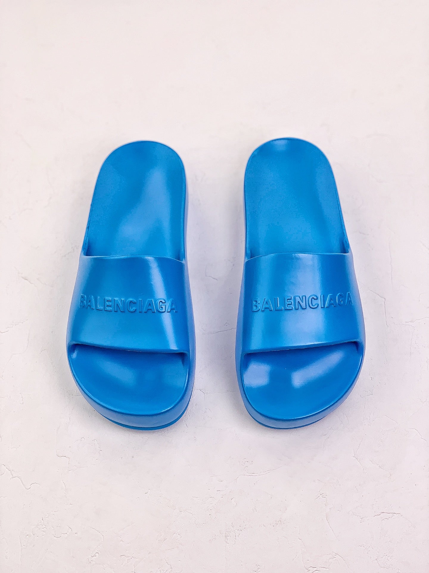 Balen. Slides blue