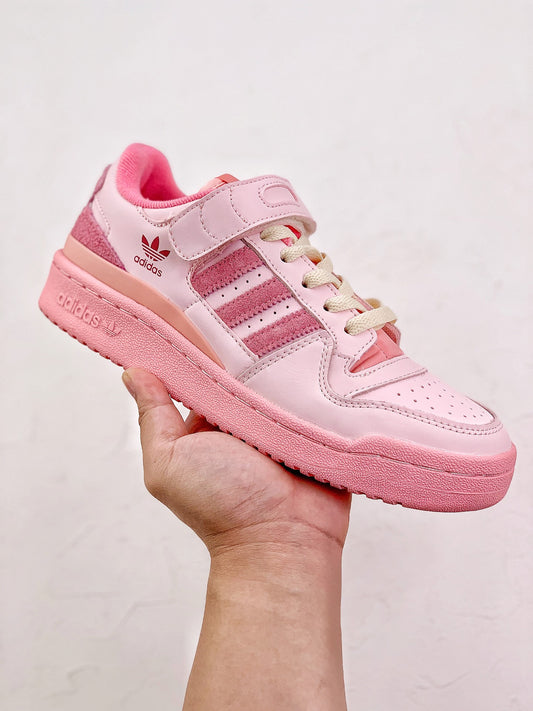 AD. Forum Pink