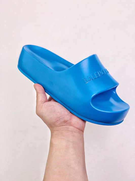 Balen. Slides blue