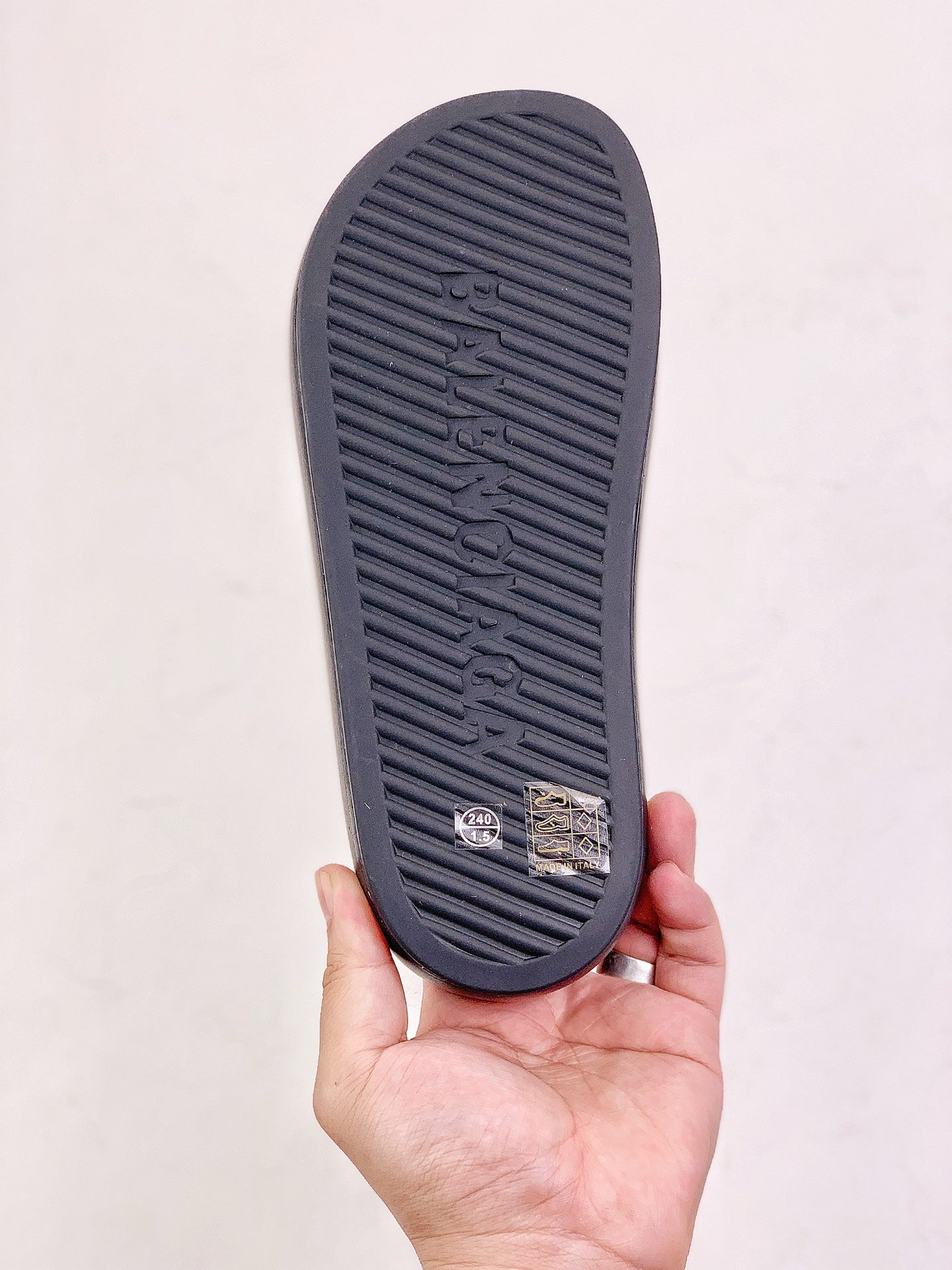 Balen. Slides black