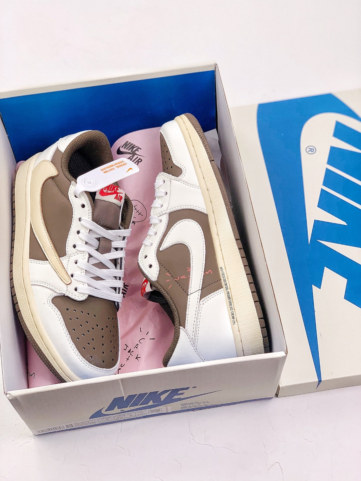 Travis Scott x Fragment x Air Jordan 1 Low