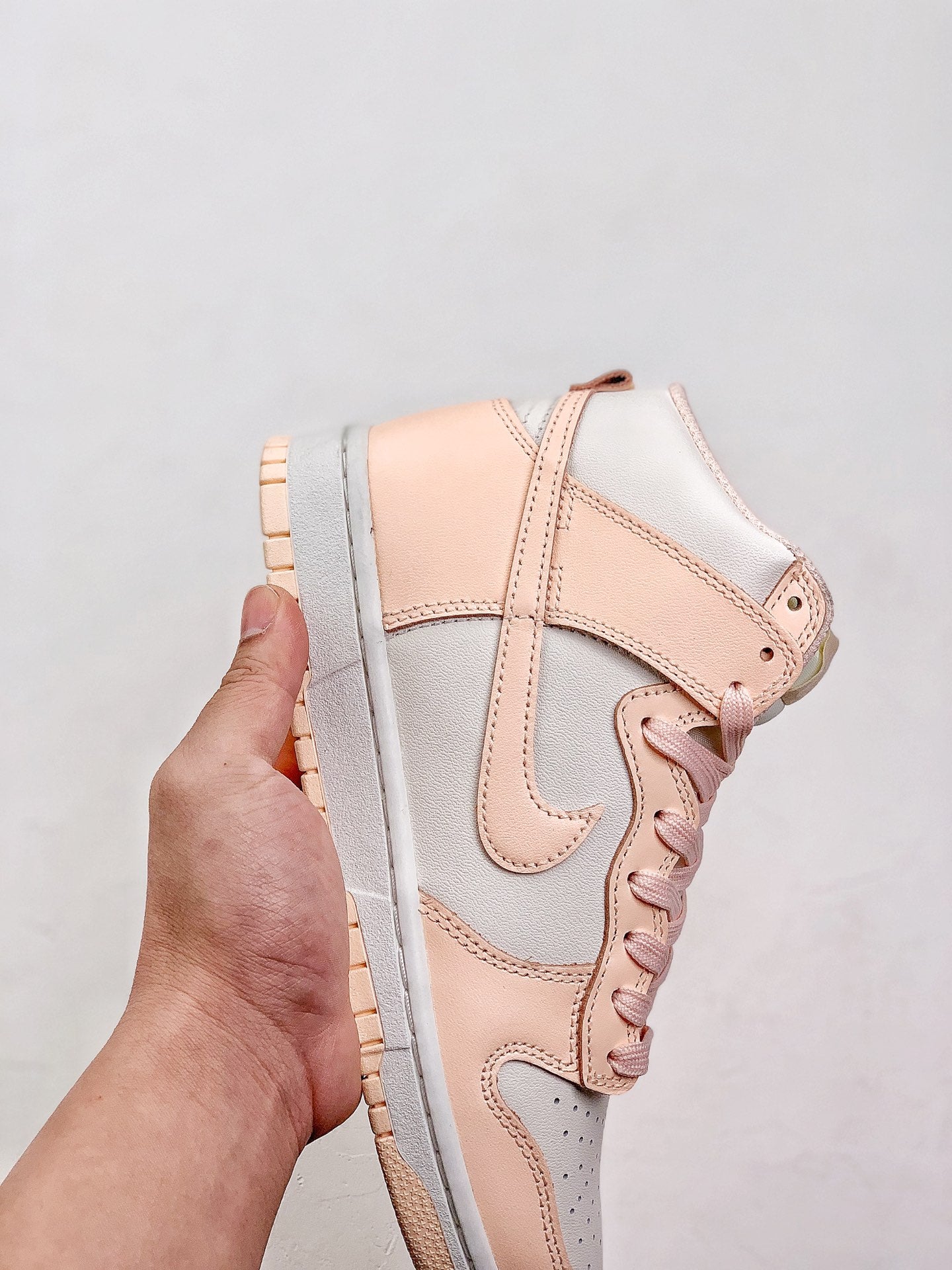 Nk SB Dunk High"Crimson Tint"