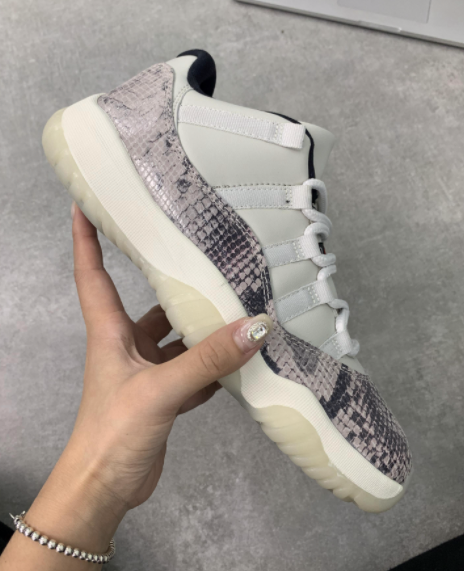 Air Jordan 11 snake