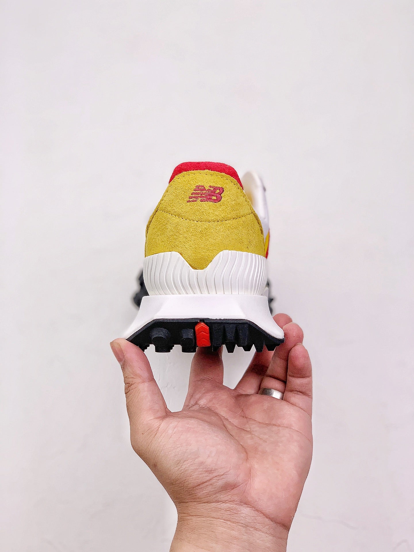 NB UXC72 yellow