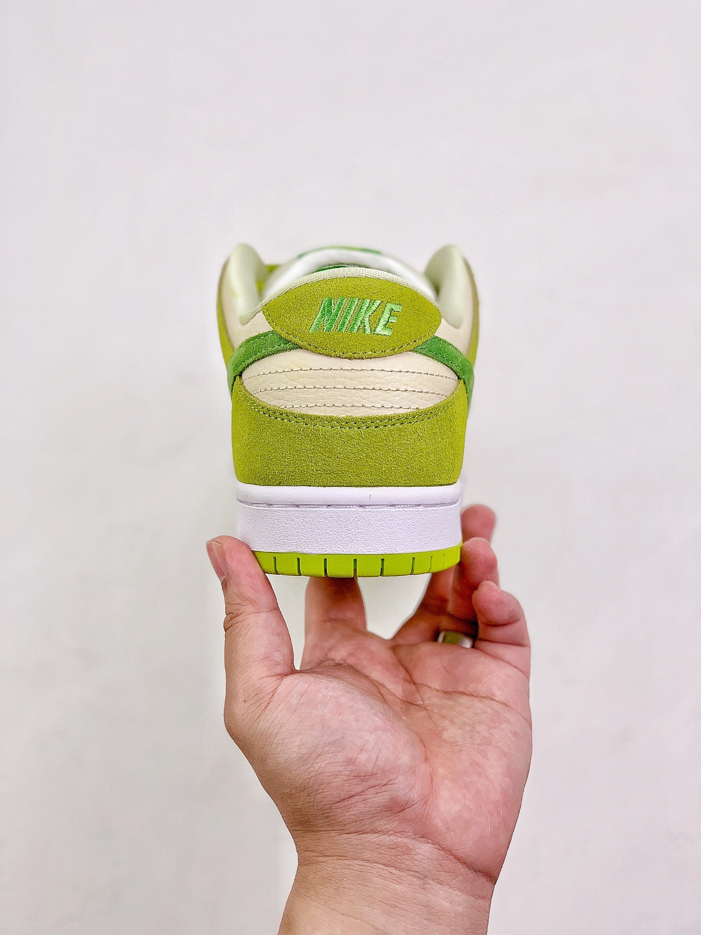 SB Dunk Low "Green Apple"